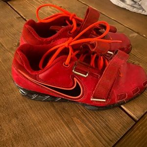 Men’s 8.5/ Women’s 10 NIKE ROMALEOS 2